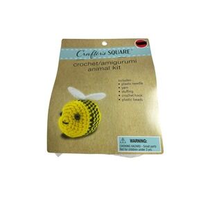 NEW crafters square crochet amigurumi animal kit learn to crochet BEE
